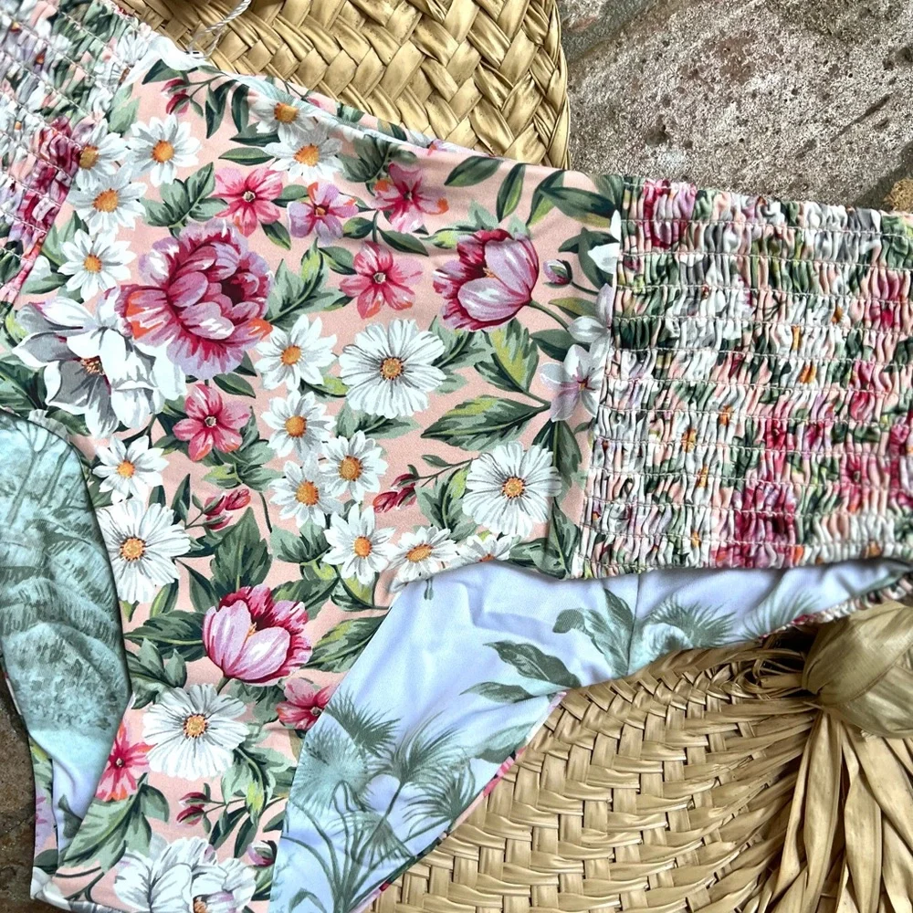 ๐ธ MAAJI ๐ธ FLORAL TROPICAL HIGH WAISTED BIKINI BOTTOM - Picture 5 of 10